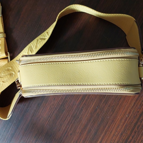 Marcs Budapest Zip around handbag - Picture 3 of 7